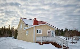 Mäki-mummola